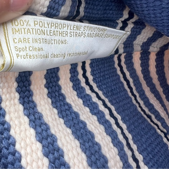 Dash & Albert Rug Company Rugby Striped Denim Blue/White Indoor Outdoor Tote - Picture 4 of 4